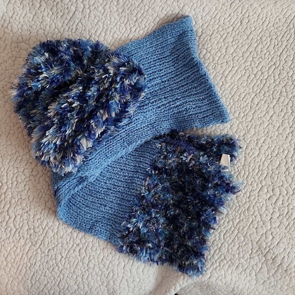 Target retro Y2K Handmade fuzy plush velvet knit scarf and hat